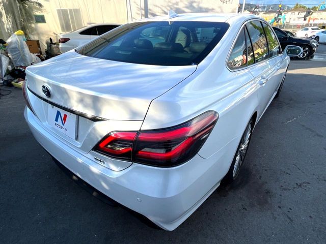 TOYOTA CROWN sedan hybrid 2022