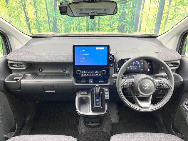 TOYOTA SIENTA HYBRID 2025