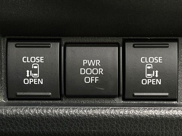 TOYOTA SIENTA HYBRID 2025