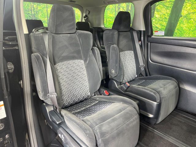 TOYOTA VELLFIRE 2017