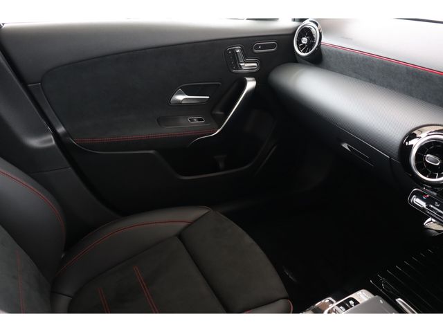 MERCEDES BENZ MERCEDES BENZ A class 2019