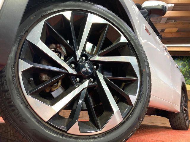 MITSUBISHI OUTLANDER PHEV 2023