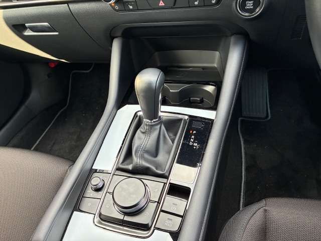 MAZDA MAZDA3 FASTBACK 2025