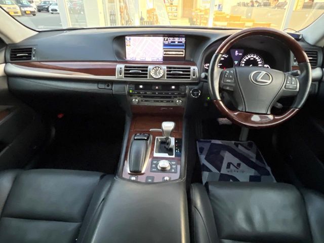 TOYOTA LEXUS LS600h 2013