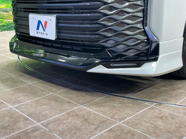 TOYOTA VOXY HYBRID 2023