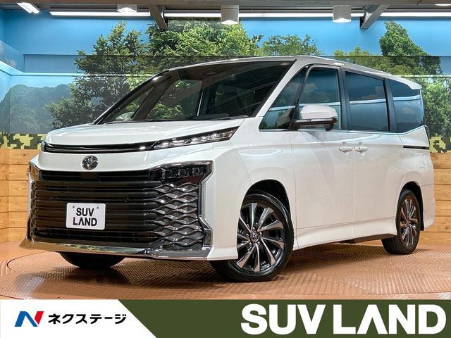 TOYOTA VOXY HYBRID 2025