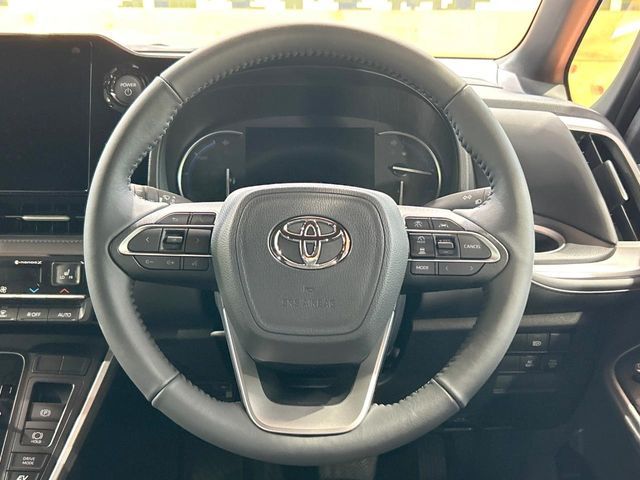 TOYOTA VOXY HYBRID 2025