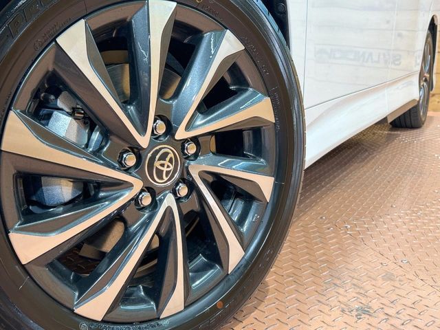 TOYOTA VOXY HYBRID 2025