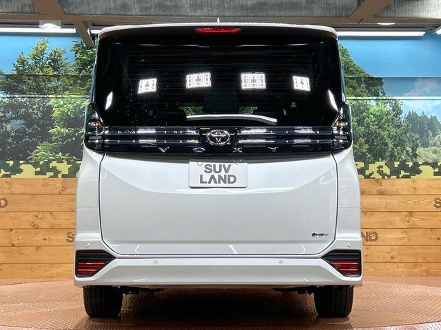 TOYOTA VOXY HYBRID 2025