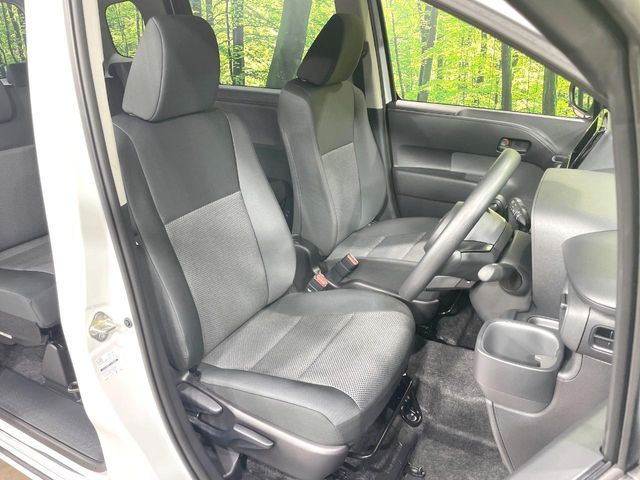 TOYOTA SIENTA HYBRID 2025