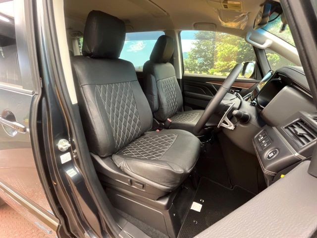 MITSUBISHI DELICA D:5 4WD 2023