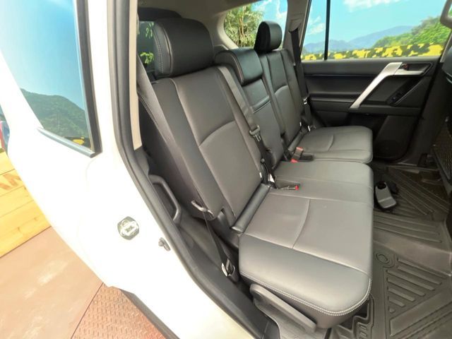 TOYOTA LANDCRUISER PRADO 2023