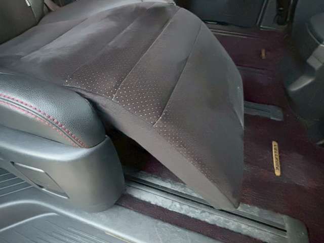 TOYOTA VELLFIRE 2013