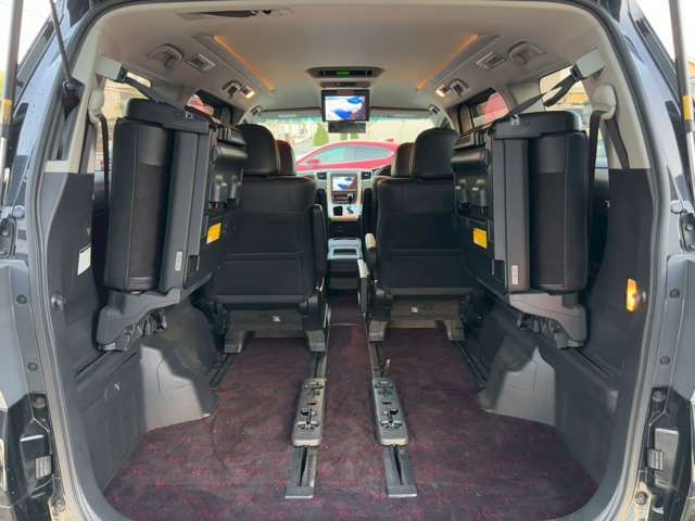 TOYOTA VELLFIRE 2013