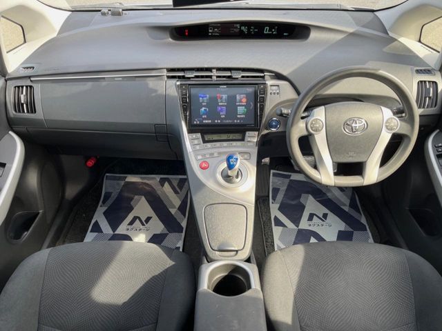 TOYOTA PRIUS 2014