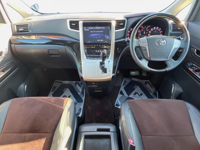 TOYOTA ALPHARD 2012
