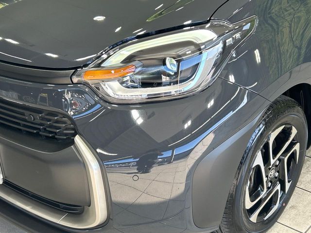TOYOTA SIENTA HYBRID 2023