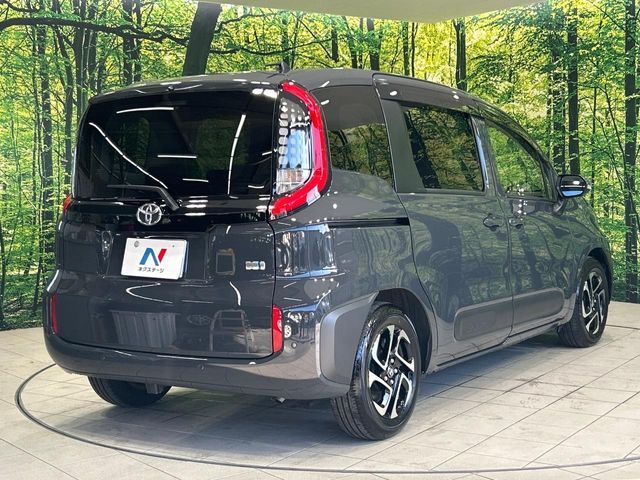 TOYOTA SIENTA HYBRID 2023