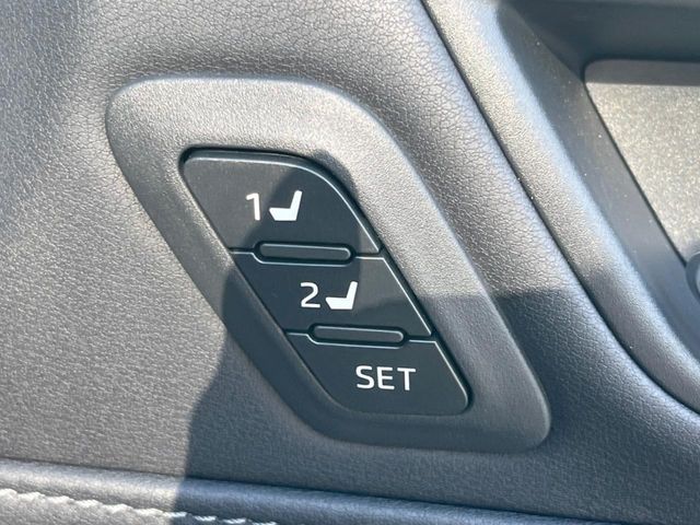 TOYOTA HARRIER 2WD 2022