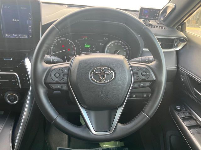 TOYOTA HARRIER 2WD 2022