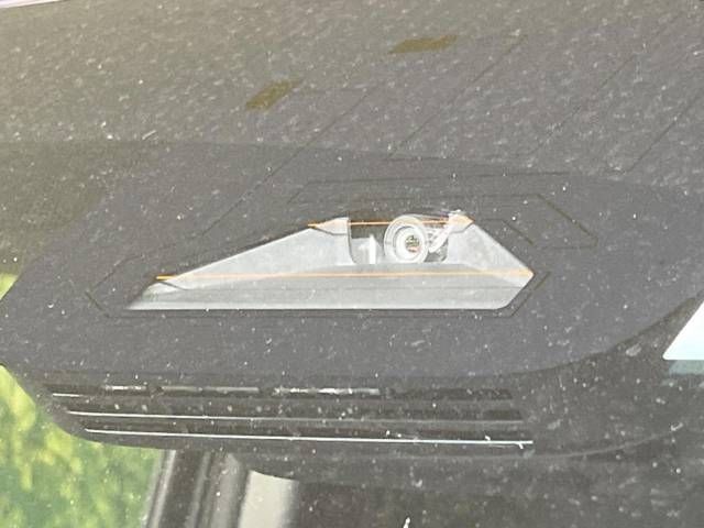 TOYOTA VOXY HYBRID 2022