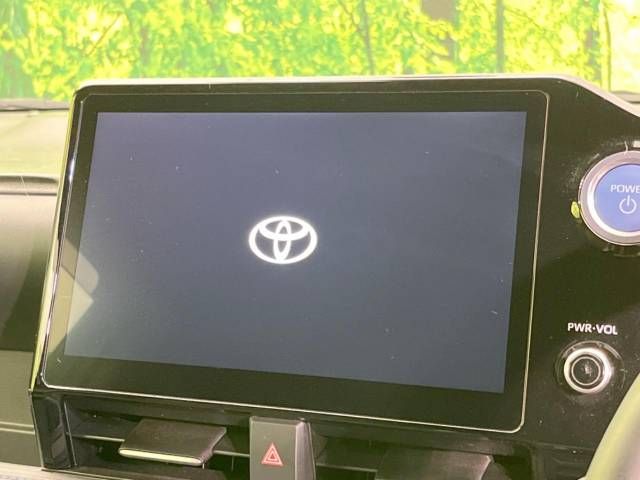 TOYOTA VOXY HYBRID 2022