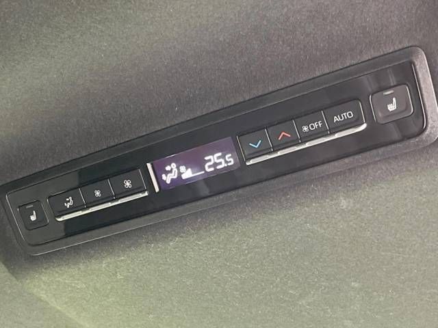 TOYOTA VOXY HYBRID 2022