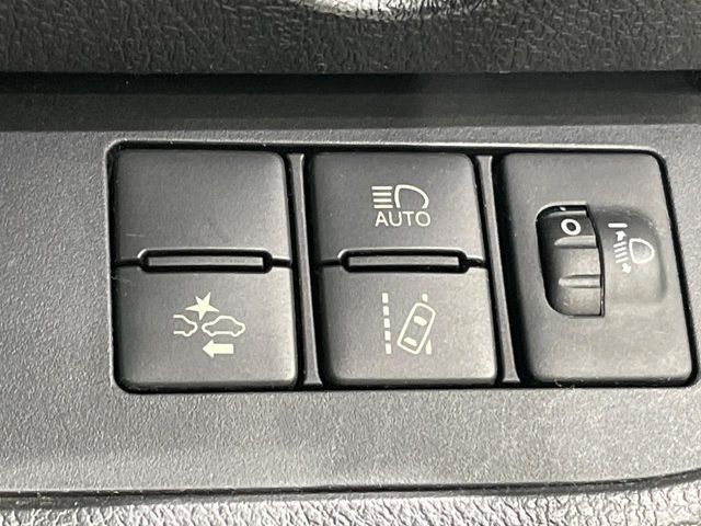 TOYOTA SIENTA HYBRID 2016