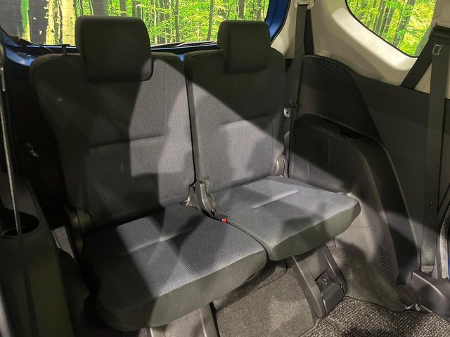 TOYOTA SIENTA HYBRID 2016