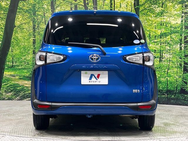 TOYOTA SIENTA HYBRID 2016