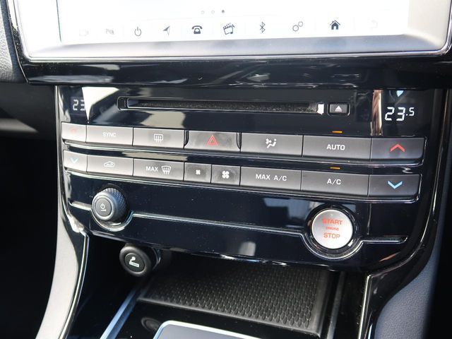 JAGUAR JAGUAR XEseries 2017