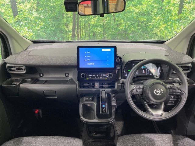 TOYOTA SIENTA HYBRID 2025