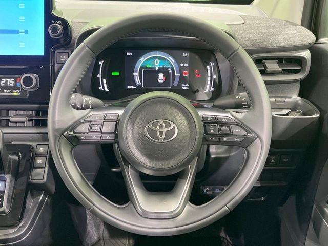 TOYOTA SIENTA HYBRID 2025