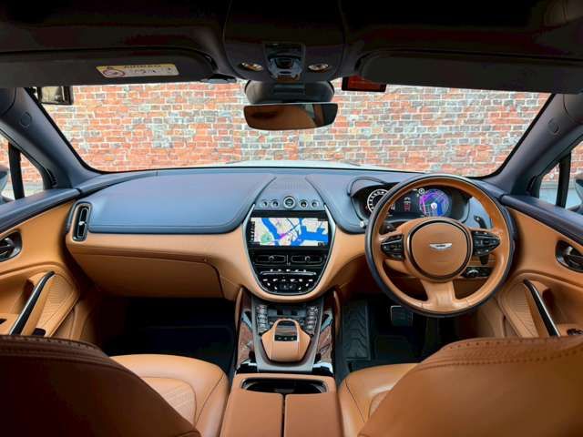 ASTON MARTIN ASTON MARTIN SUV 2024