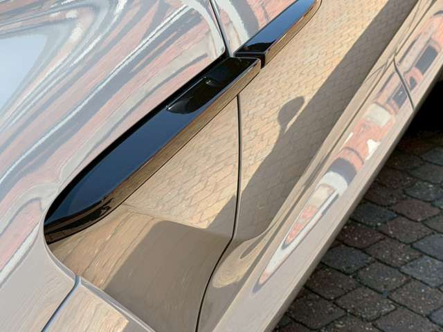 ASTON MARTIN ASTON MARTIN SUV 2024