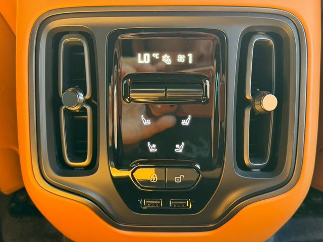 ASTON MARTIN ASTON MARTIN SUV 2024