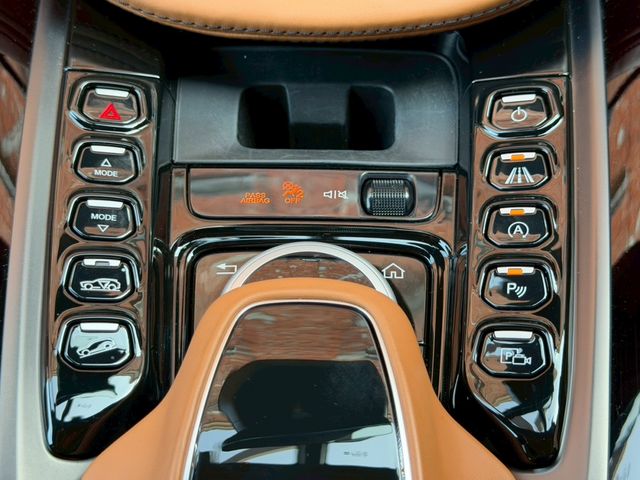 ASTON MARTIN ASTON MARTIN SUV 2024