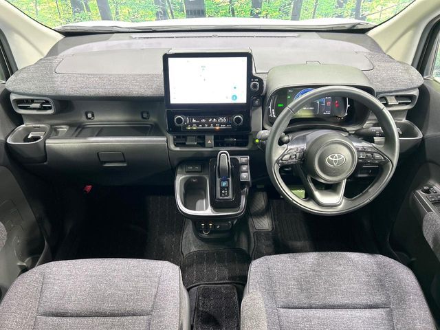 TOYOTA SIENTA HYBRID 2024