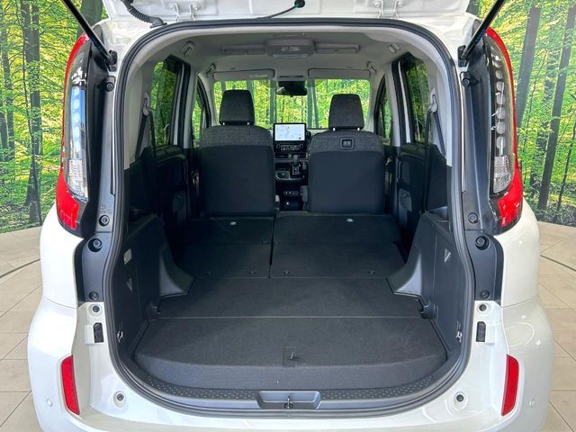 TOYOTA SIENTA HYBRID 2024