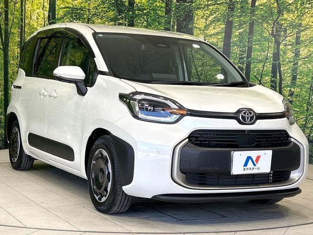 TOYOTA SIENTA HYBRID 2024