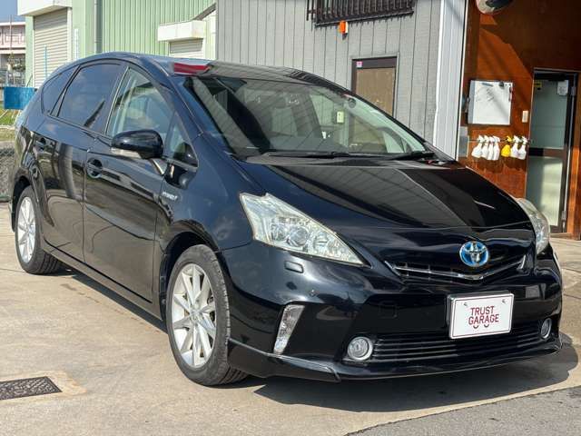 TOYOTA PRIUS Alpha 2013