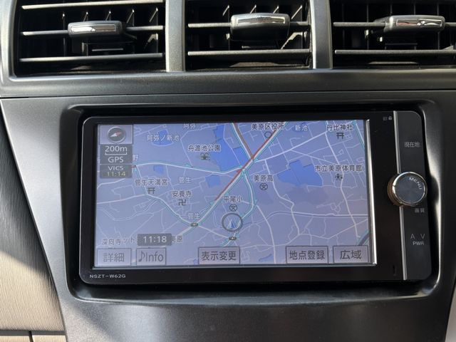 TOYOTA PRIUS Alpha 2013