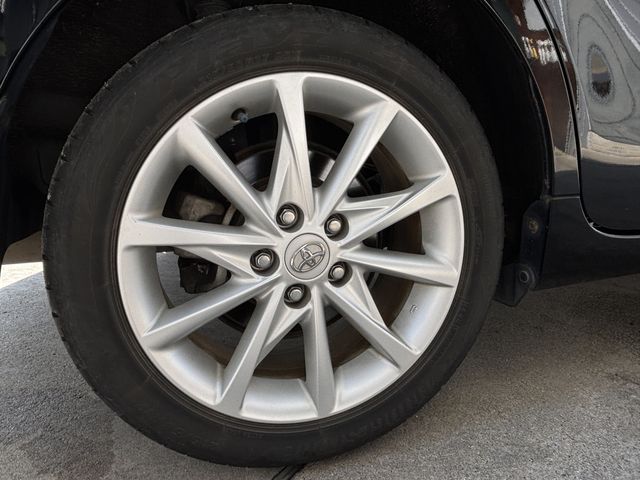 TOYOTA PRIUS Alpha 2013