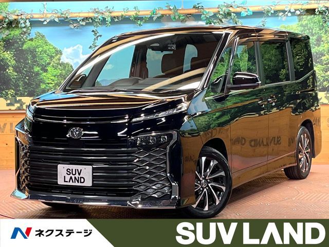 TOYOTA VOXY 2022