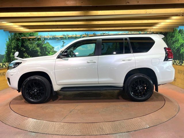 TOYOTA LANDCRUISER PRADO 2022