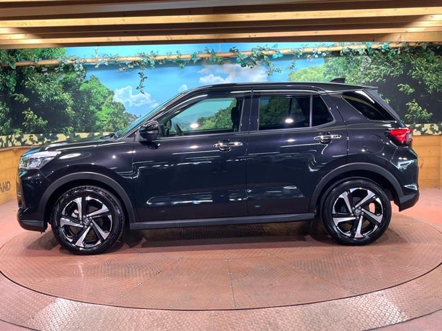 TOYOTA RAIZE HYBRID 2022