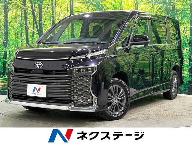 TOYOTA VOXY 4WD 2022