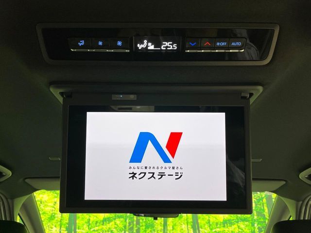 TOYOTA VOXY 4WD 2022