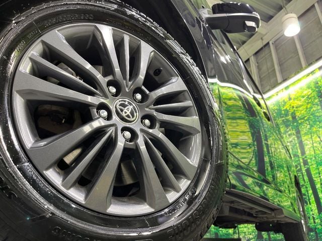 TOYOTA VOXY 4WD 2022