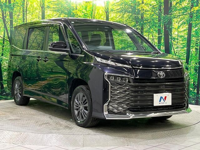 TOYOTA VOXY 4WD 2022